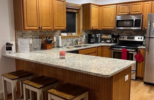 Albrightsville Ski Chalet | The Forest Chalet with hot tub/lake/pool/games