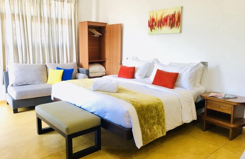 Ettukala Hotel | The Forest