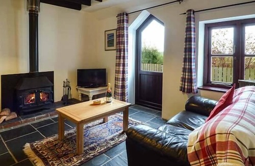 St Ishmaels Cottage | THE FORGE, pet friendly, character holiday cottage in St. Ishmaels