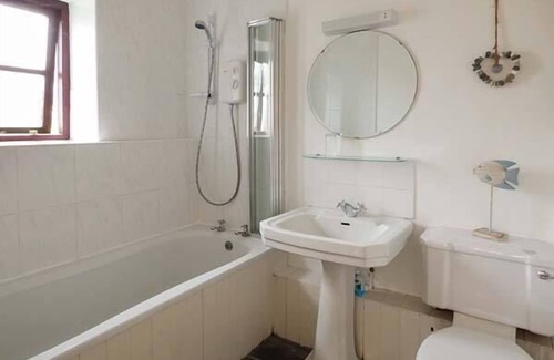 St Ishmaels Cottage | THE FORGE, pet friendly, character holiday cottage in St. Ishmaels