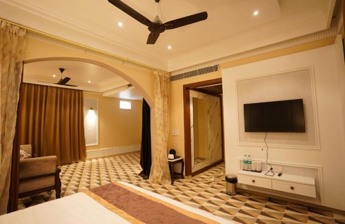 Amroha Hotel | THE FORT