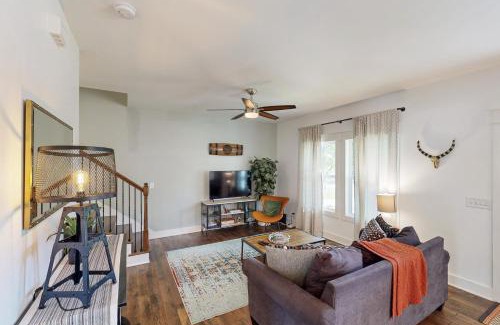 Woodbine House | The Foster House
