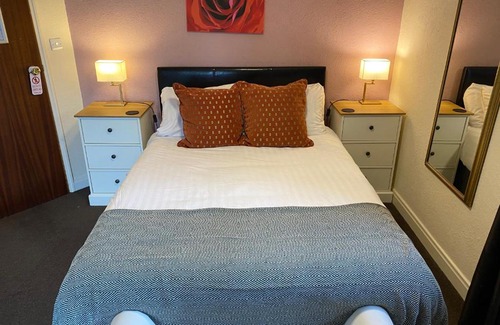 Hawes Hotel | The Fountain Hotel