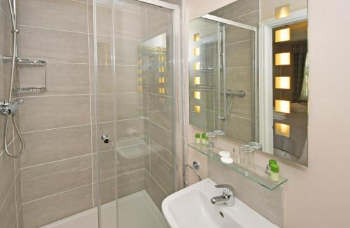 Leek House | The Fountain Inn