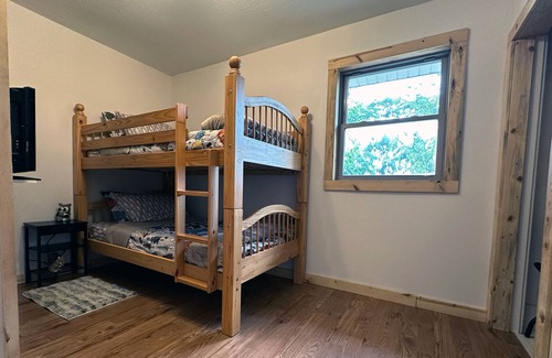 Dellwood House | The Fox Den Castle Rock Lake Family Getaway