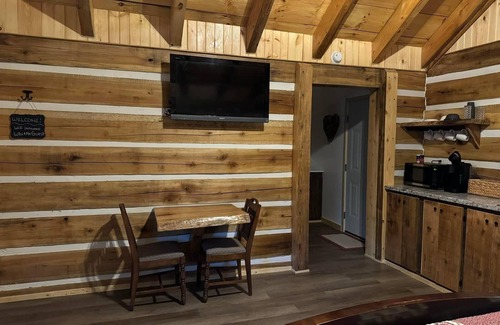 Lancing Cabin | “The Fox Den” WhittleSticks Cabin in Lancing
