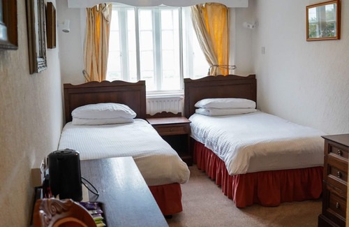 Bridestowe Hotel | The Fox & Hounds Hotel