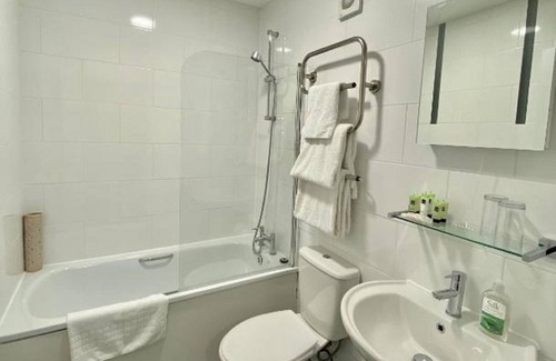 Holworth Hotel | The Frampton Arms