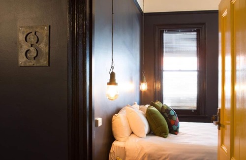 Adelaide Central Business District Hotel | The Franklin Hotel