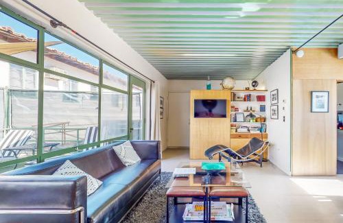 Uptown Design District Apartment | The Frey