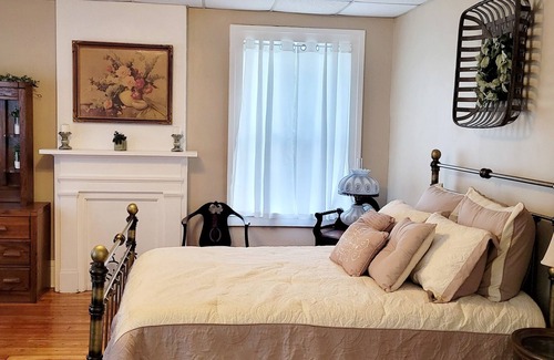 Mount Vernon Bed & Breakfast | The Fry Guest House Bed & Breakfast Welcomes You !