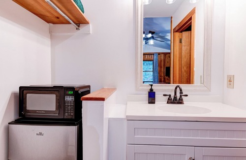 Waynesville Apartment | The Furry Lodge & Suites 13