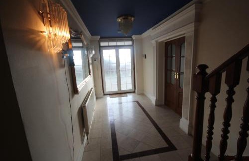 Hillingdon House | The Gable House