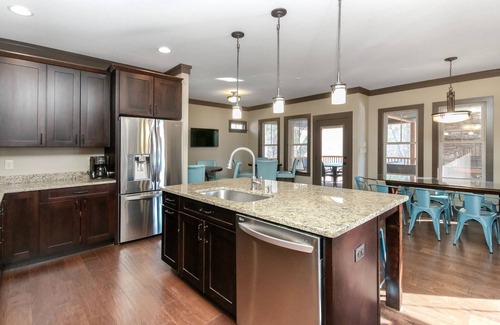 Asheville Cabin | The Gables Asheville Escape - Spacious Luxury with Sweeping Mountain Views