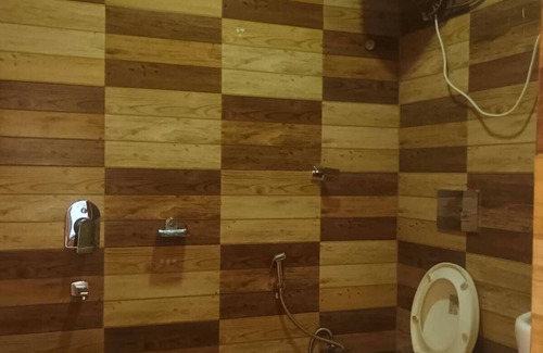 Dwarka Hotel | The Galley