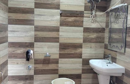 Dwarka Hotel | The Galley
