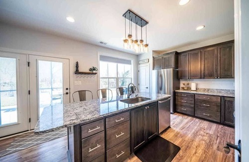 Leesburg Villa | The Garage Mahal w/Hot Tub