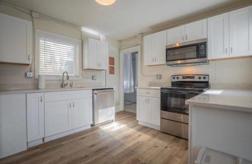 Athens House | The Garden House - 2.0 miles to Sanford Stadium