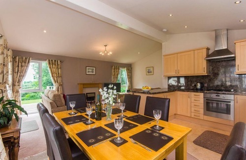 Beaumaris Cabin | The Garden Lodge at Plas Cichle - Beaumars, AngleseynCountryside accommodation
