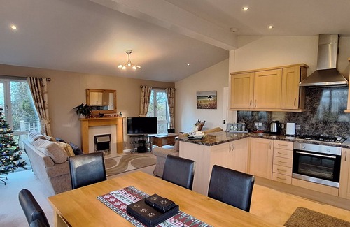 Beaumaris Cabin | The Garden Lodge at Plas Cichle - Beaumars, AngleseynCountryside accommodation