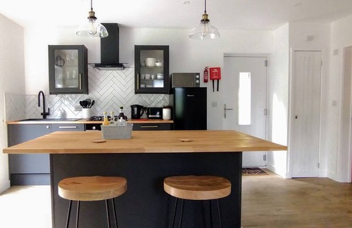 Penzance Cabin | The Garden Room 'Bijou for Two'