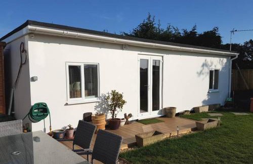 East Wittering Apartment | The Garden Room
