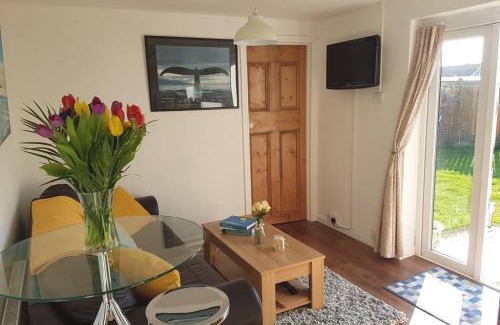 East Wittering Apartment | The Garden Room
