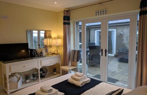 Coleraine Bed & Breakfast | The Garden Room, Private Entrance Ensuite