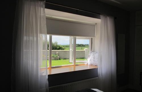 Coleraine Bed & Breakfast | The Garden Room, Private Entrance Ensuite