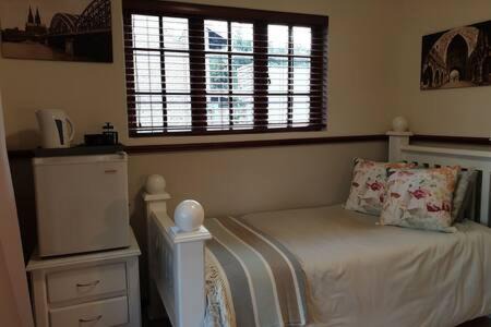 Buffelspoort House | The Garden Room