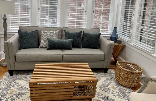 Northside District Condo | The Garden Suite at Hampton Court