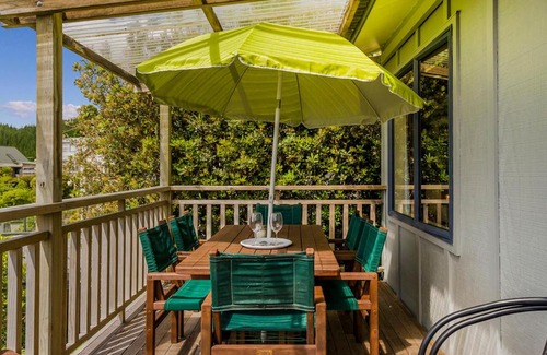 Onemana House | The Gardener's Beach House - Onemana Holiday Home