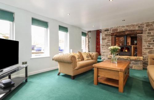 Hutton House | The Gardener's Bothy