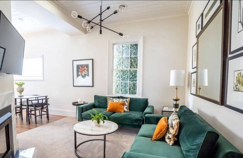 Soldiers Hill Cottage | The Gardens: High-end Heritage Cottage in Ballarat
