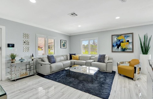 Miami Gardens House | The Gardens - Luxury Retreat with Pool & Game Room