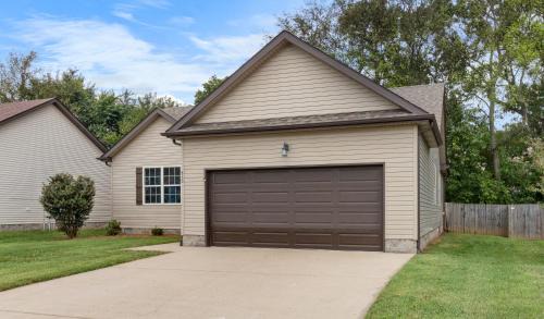 Clarksville House | The Gate 4 Getaway!