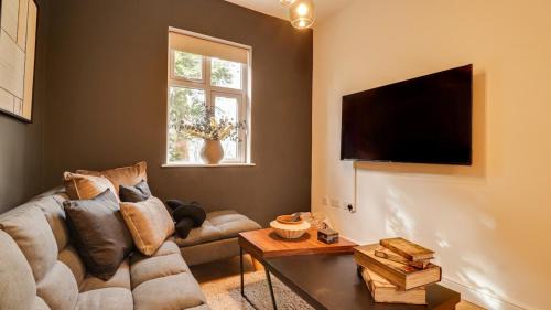 Malvern Apartment | The Gate House-Wyndale Living- West Malvern
