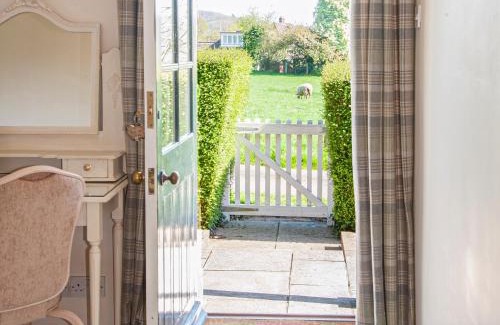 Wells House | The Gatehouse Cottage