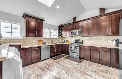Marina House | The Gateway - Large Home Near Monterey & Beaches