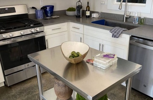 Vesta Apartment | The Gathering Barn by Buffalo Mountain Getaway