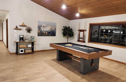 Nevada City House | The Gathering Place! Sleeps 24, Lakeview, Hot tub, Game room