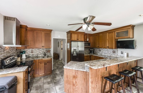 Gallatin Cabin | The Gathering Place | Private Pool | Lakeview