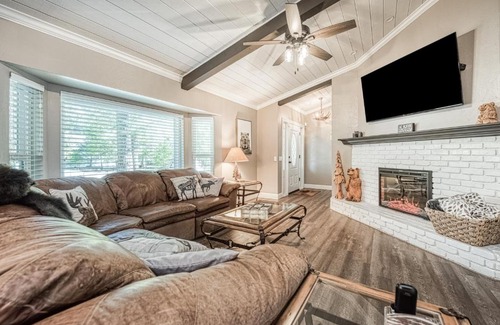 Shaver Lake House | The Gathering Place