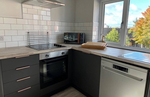 Trafford Apartment | The Gathering Sale - Sleeps Up To 22