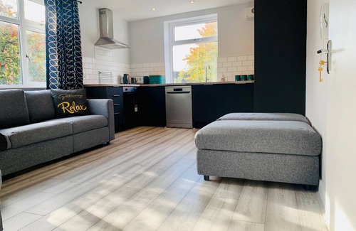 Trafford Apartment | The Gathering Sale - Sleeps Up To 22