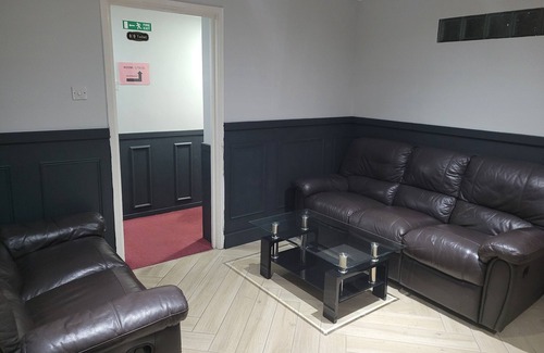 Horley House | The Gatwick White House Hotel