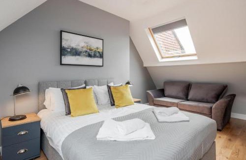 Winchester Apartment | The Gem Of Central Winchester - Sleeps
