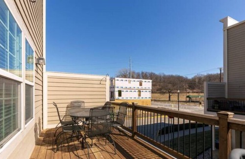 North Kansas City House | The Gentry - North Kansas City Townhome - Perfect Location!