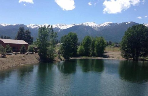 Baker City House | The George House, Sleeps 8+
