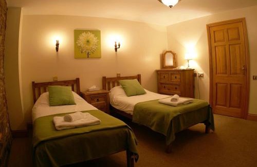 Aylburton Cabin | The George Inn & Millingbrook Lodge Ltd